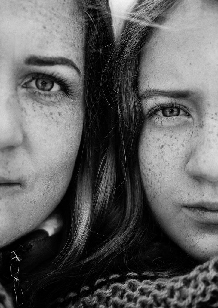 Intimate mother and daughter portrait expressing quiet luxury, emotional depth and the effortless harmony at the heart of refined family dressing.