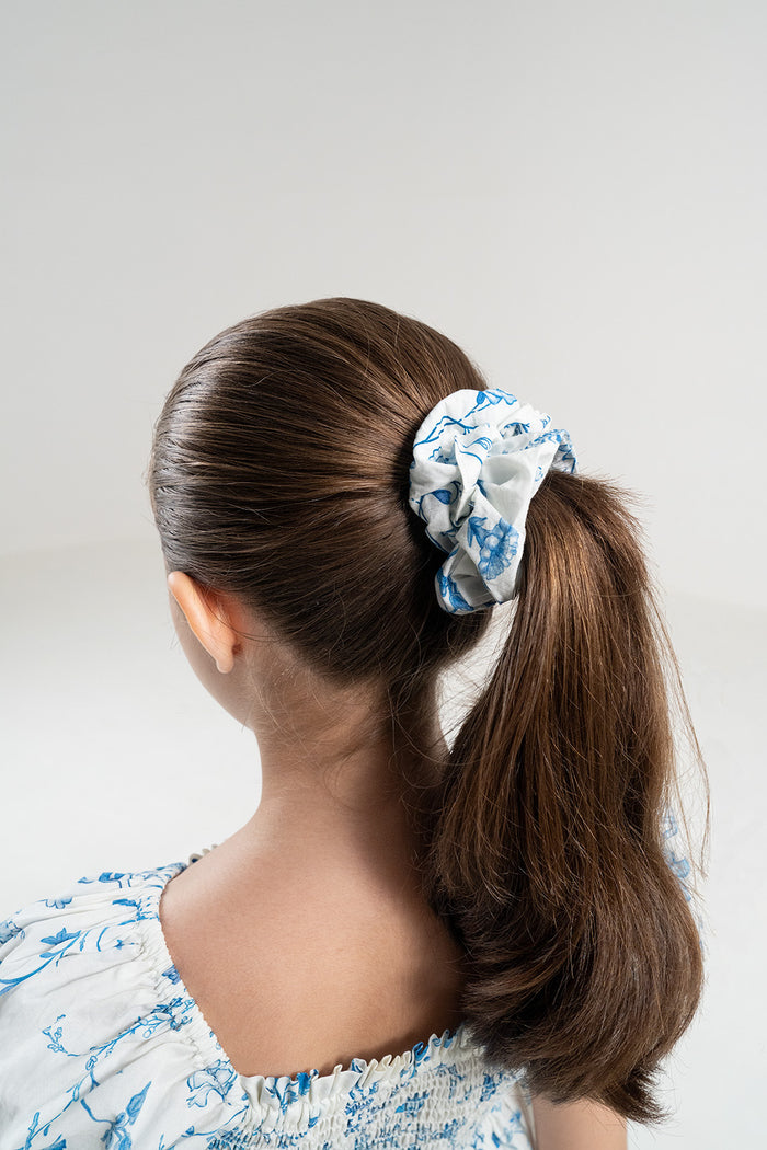 Signature Print Hair Scrunchie – Island Blue